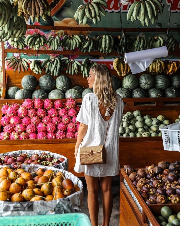 ideas for beautiful pictures in the store or market for a girl