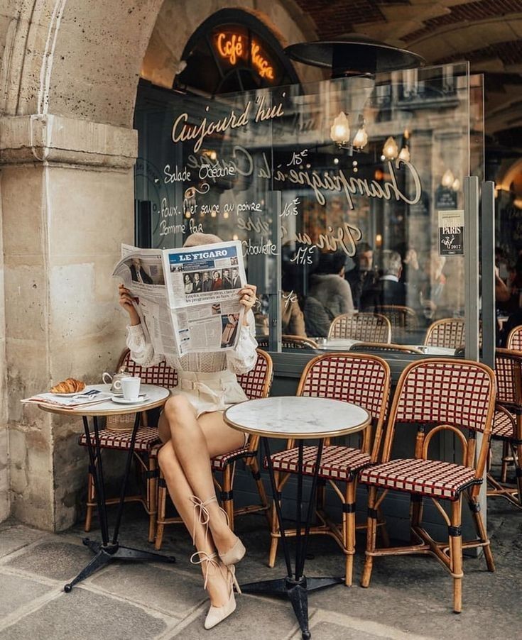 how you can take a picture at a table in a cafe