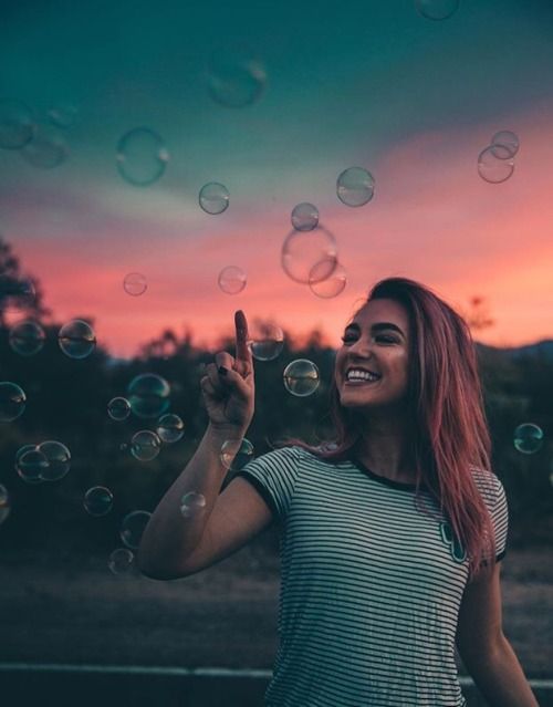 What a fun way to take a picture of soap bubbles